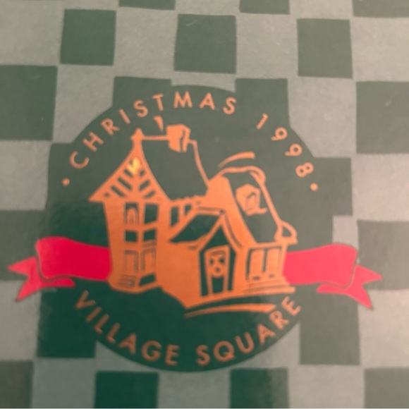 Village Square Lighted Victorian House - Picture 7 of 11